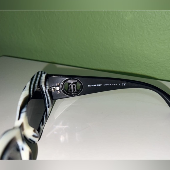 Burberry Designer Sunglasses - Picture 3 of 6